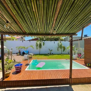 https://casa-de-praia-alto-padrao-estilo-industrial-50-metros-do-mar.santa-catarina-brasil.com